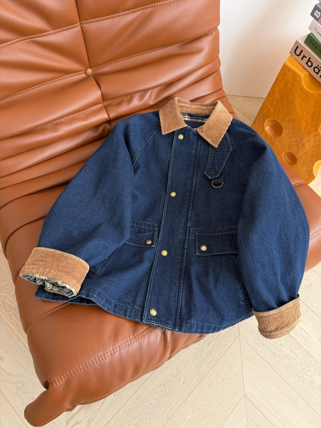 复古巴恩风 25FW 灯芯绒领子拼接牛仔外套 内里全棉格纹里衬 双层面料保暖 冬季时髦必备 里面可以搭配
