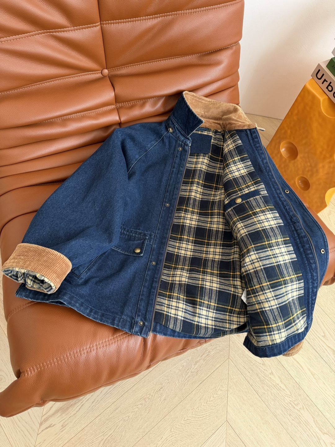 复古巴恩风 25FW 灯芯绒领子拼接牛仔外套 内里全棉格纹里衬 双层面料保暖 冬季时髦必备 里面可以搭配