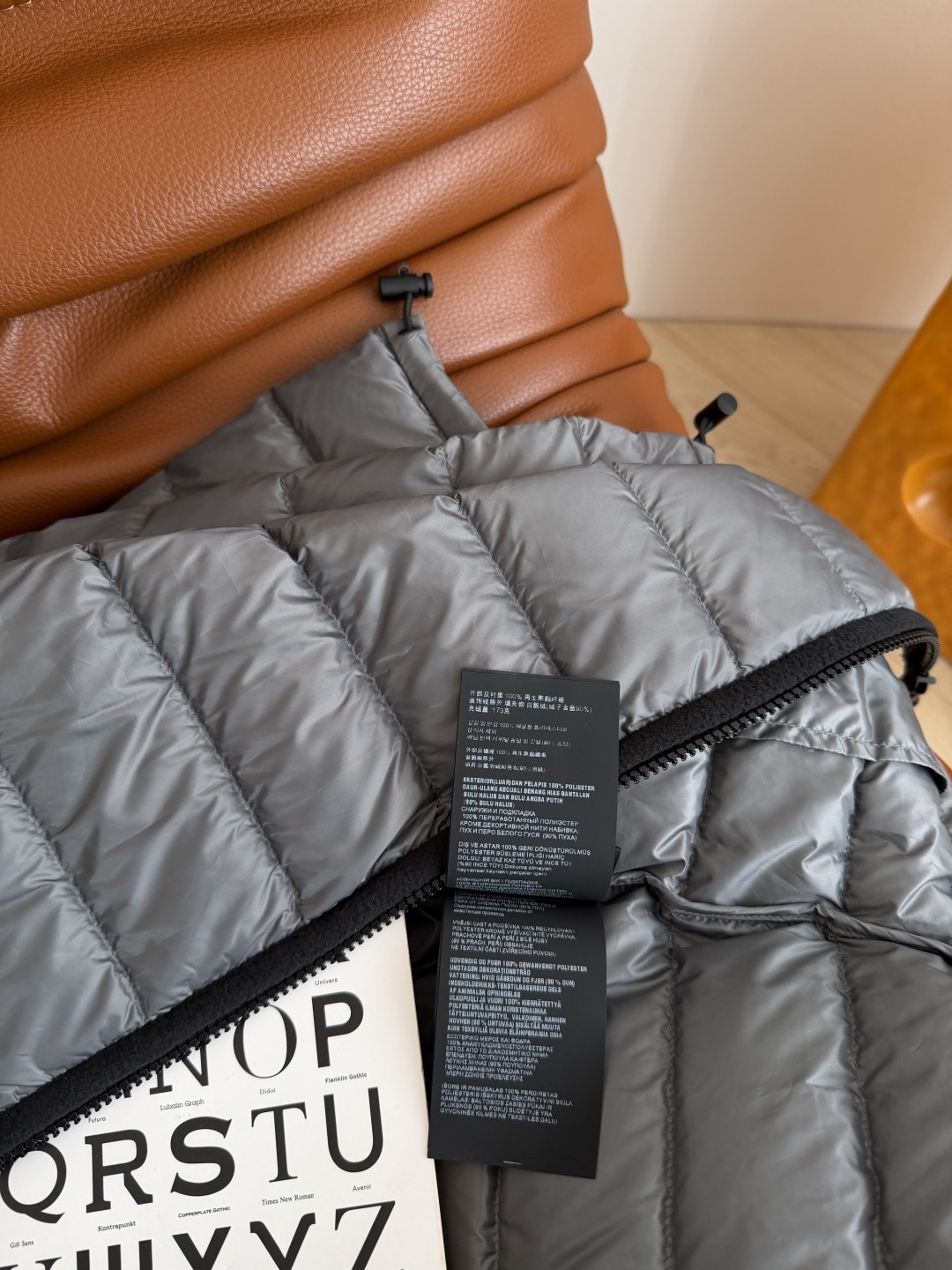 这个冬季必备款 25 FW 轻量款羽绒服 轻便款 上身超舒服轻便有型又保暖 颜值超高的羽绒服 妥妥的时髦