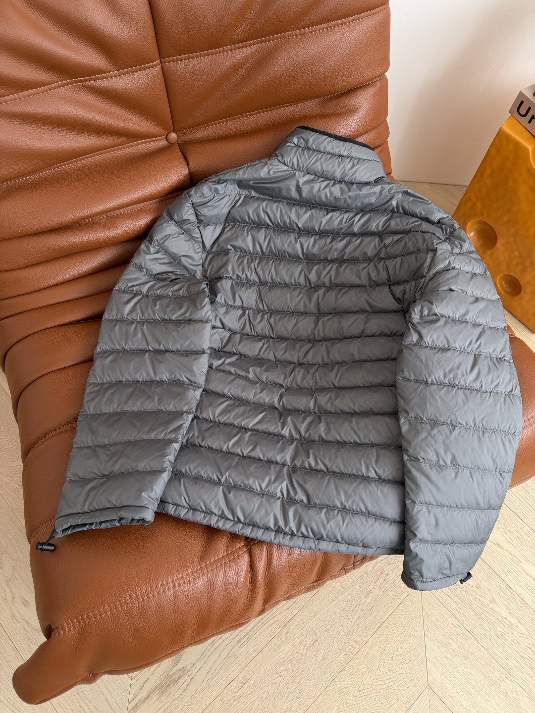 这个冬季必备款 25 FW 轻量款羽绒服 轻便款 上身超舒服轻便有型又保暖 颜值超高的羽绒服 妥妥的时髦