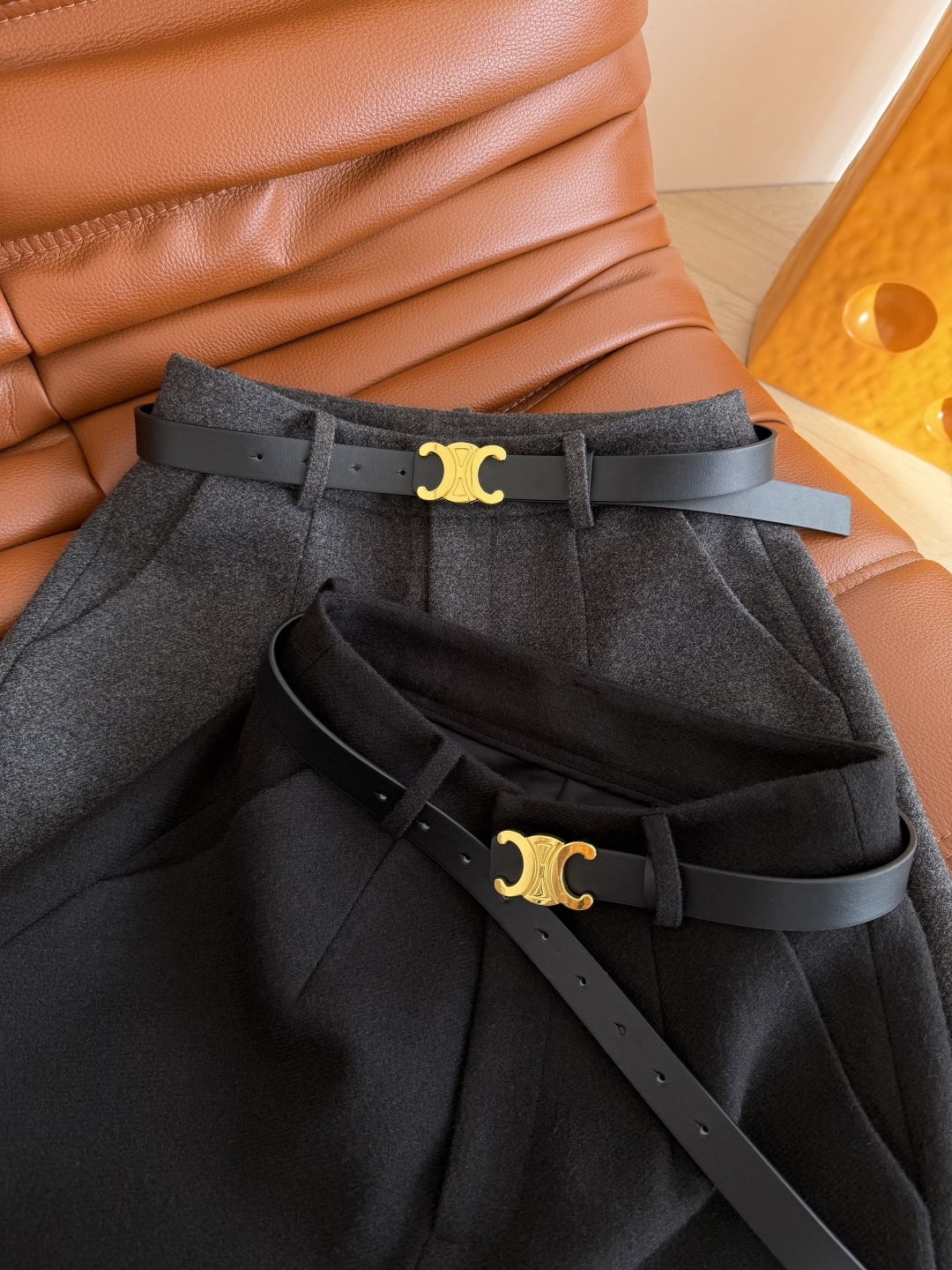 入冬必备毛呢短裤 25新款 凯旋门logo刺绣+腰带装饰羊毛呢短裤 显长腿穿搭 单穿搭配长靴或者裤袜还有