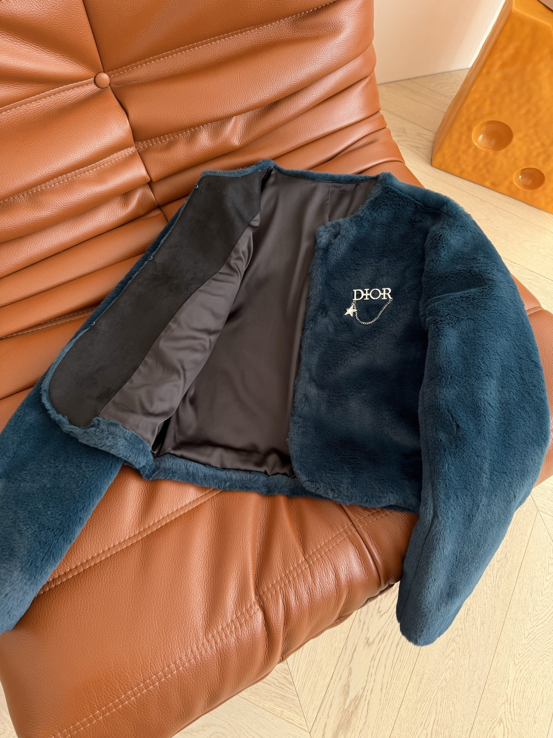 Peacock Blue Faux Mink Fur Jacket with Star Brooch - Elegant Outerwear 3 cmp i1762684458758 6979 0 1