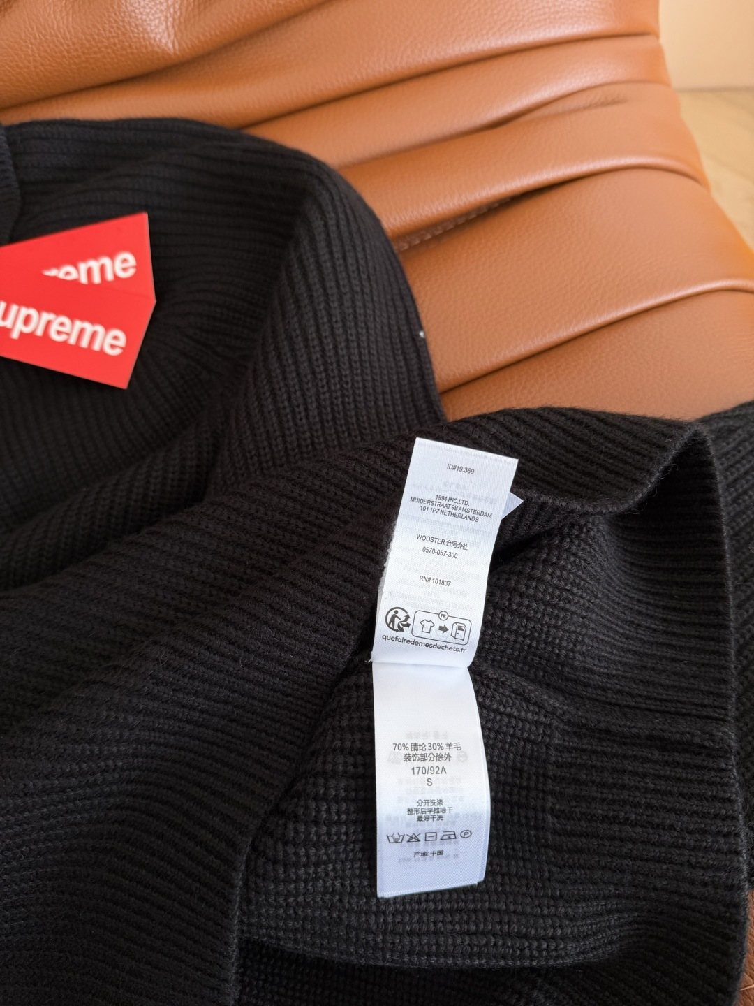 25FW新款 小字母logo刺绣装饰翻领Polo毛衣 薰衣草紫和纯黑色 冬季必备百搭款 单穿或者叠穿 美