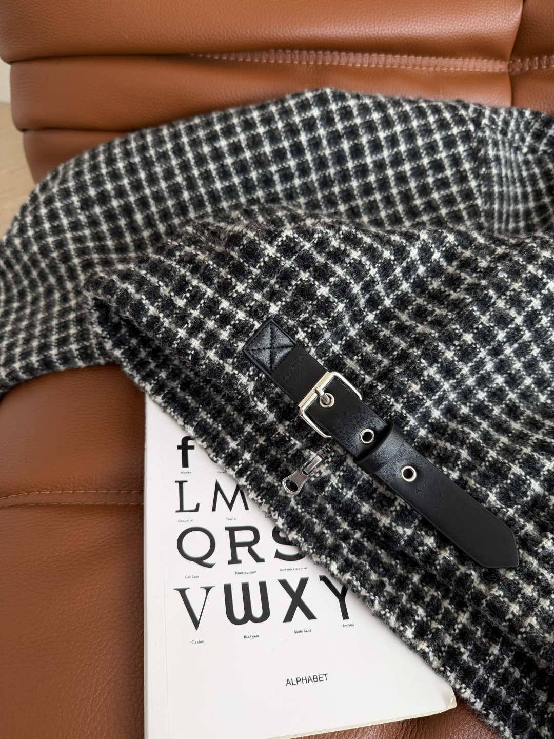 江疏影同款 皮扣装饰设计羊毛外套 棒球服夹克版型设计 自带休闲气场 各种场合都适合 可休闲可酷飒 日常必