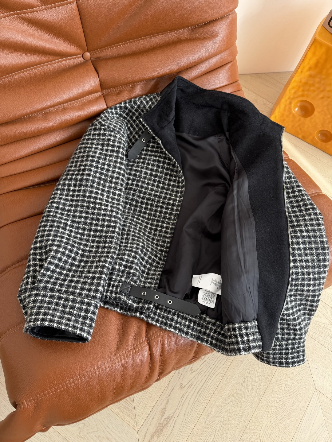 江疏影同款 皮扣装饰设计羊毛外套 棒球服夹克版型设计 自带休闲气场 各种场合都适合 可休闲可酷飒 日常必