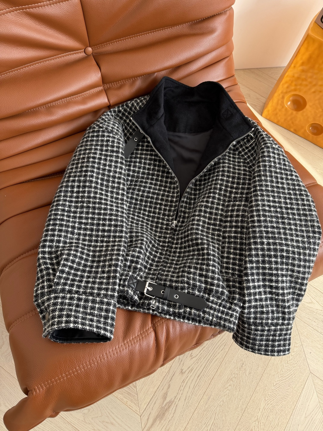 江疏影同款 皮扣装饰设计羊毛外套 棒球服夹克版型设计 自带休闲气场 各种场合都适合 可休闲可酷飒 日常必