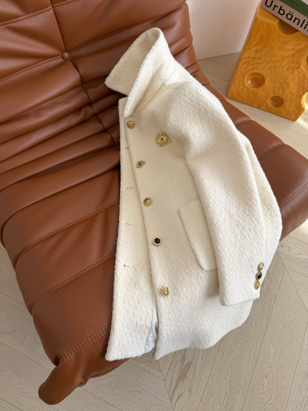 冬季羊卷毛大衣 25新款巴黎SCP～眼睛胸针装饰羊卷毛大衣外套 复古巴黎时髦风即视感 可拆卸眼睛胸针+异