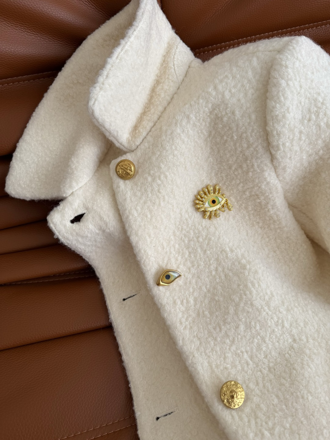 冬季羊卷毛大衣 25新款巴黎SCP～眼睛胸针装饰羊卷毛大衣外套 复古巴黎时髦风即视感 可拆卸眼睛胸针+异