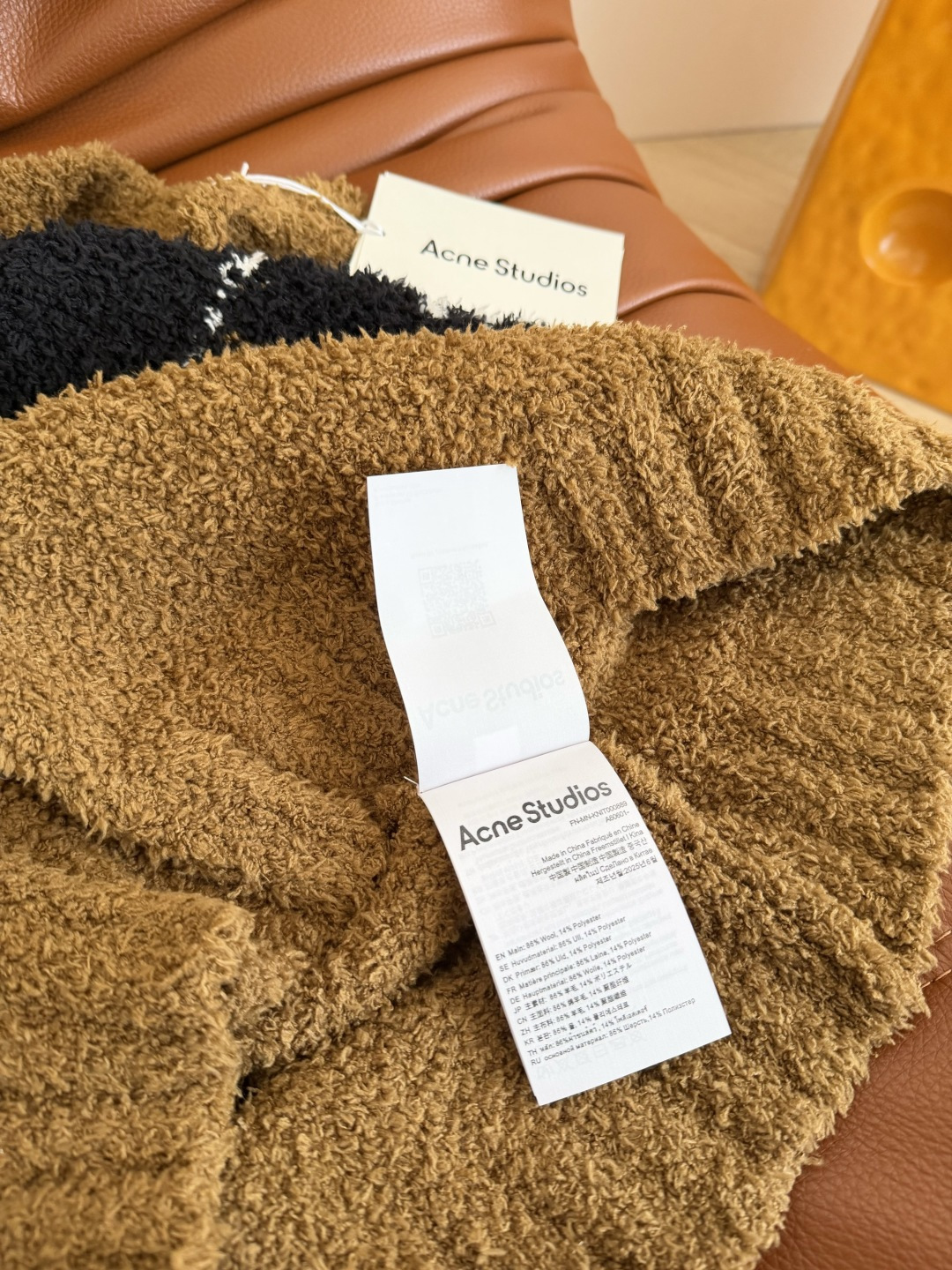 冬季氛围感首选 25秋冬 小熊图案针织毛衣 超级温暖的配色 很有秋冬氛围感 上身有种温暖的感觉 采用绒毛