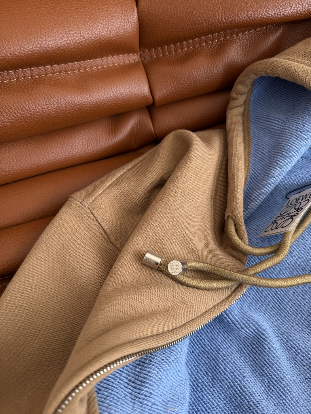 超好看的配色 25 新款 内外撞色设计卡其色拉链卫衣 卡其色拼蓝设计 大胆撞色 实物超级好看 时髦有活力