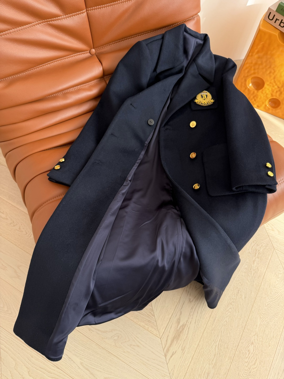 经典大气 25秋冬 重工进口印度丝工艺徽章装饰羊毛大衣 超好看的藏蓝色 超有气场 有质感显肤白 整个H型