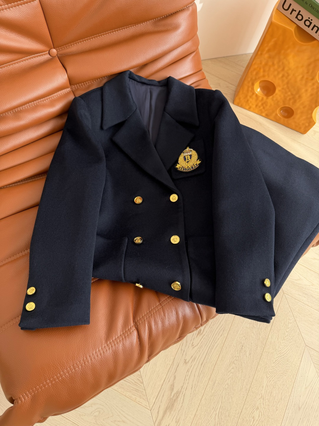 经典大气 25秋冬 重工进口印度丝工艺徽章装饰羊毛大衣 超好看的藏蓝色 超有气场 有质感显肤白 整个H型