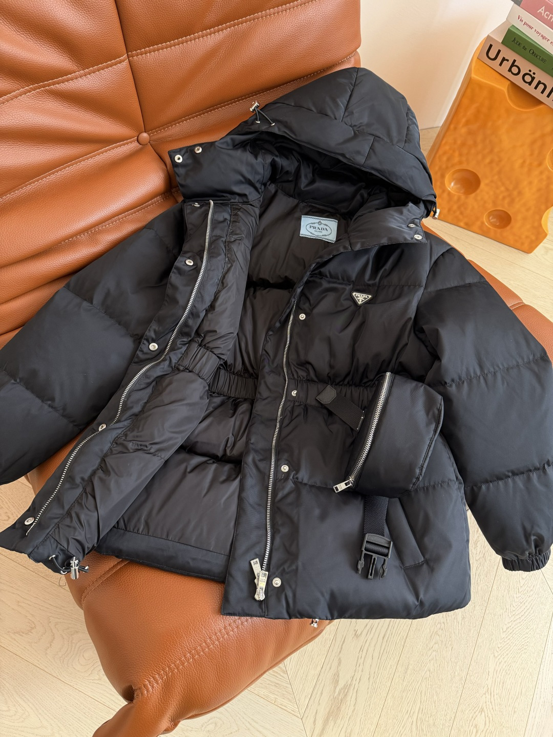 封神羽绒服 25秋冬 腰包设计连帽羽绒服 太好看了这一件 拒绝臃肿 收腰+系腰带设计 完美变身小蛮腰 既