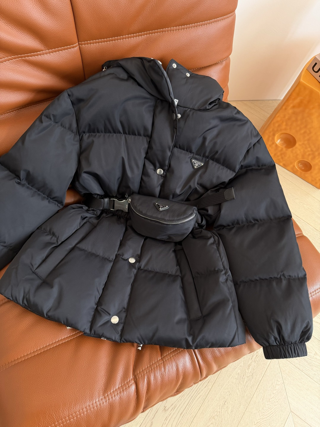 封神羽绒服 25秋冬 腰包设计连帽羽绒服 太好看了这一件 拒绝臃肿 收腰+系腰带设计 完美变身小蛮腰 既