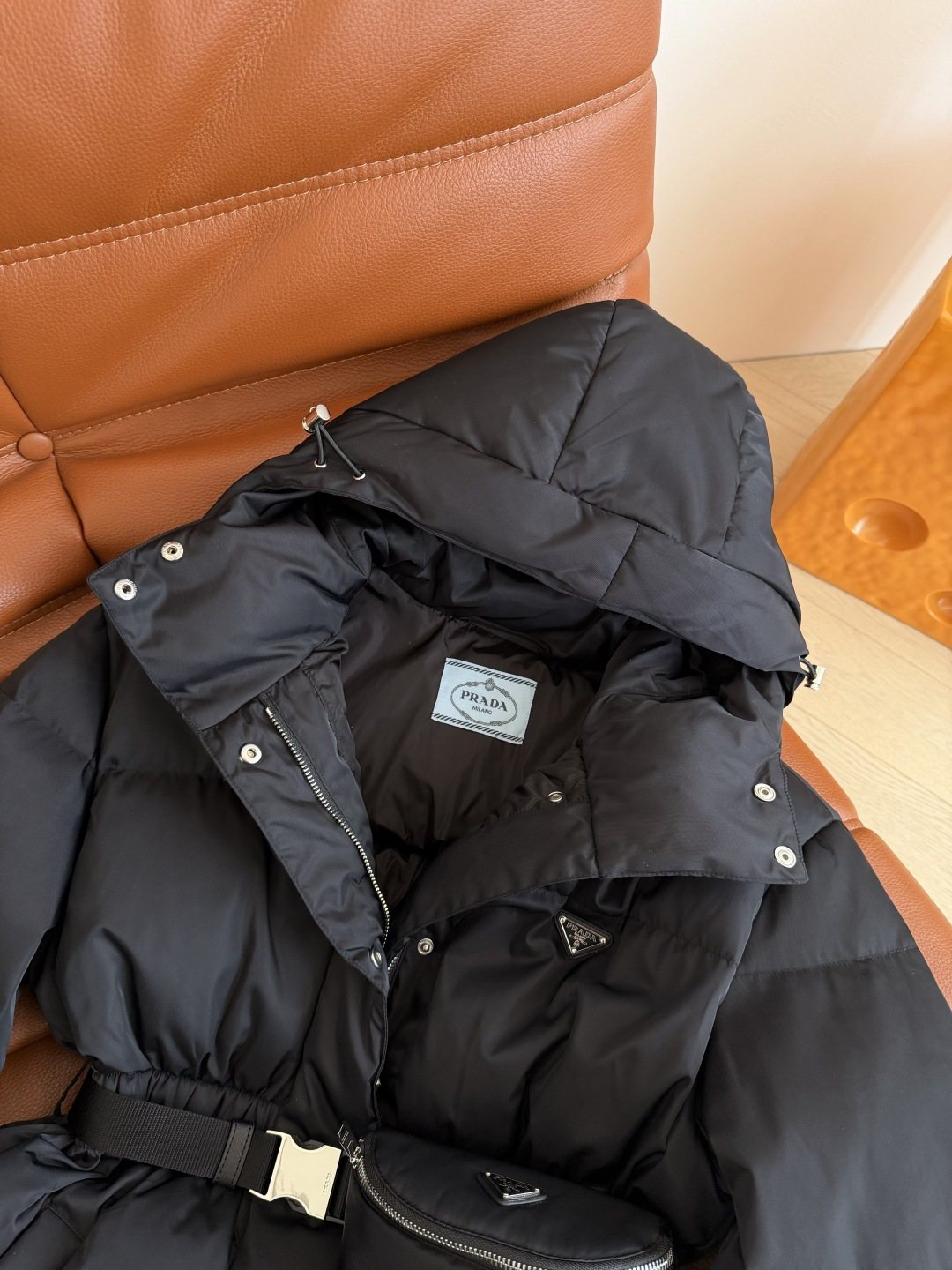 封神羽绒服 25秋冬 腰包设计连帽羽绒服 太好看了这一件 拒绝臃肿 收腰+系腰带设计 完美变身小蛮腰 既