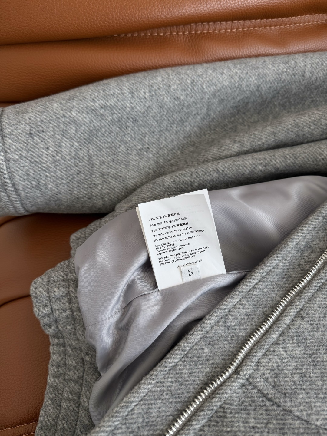 25秋冬 撞色可拆卸毛领装饰羊毛套装 冬季温暖和慵懒氛围感 很显气质的一套搭配 毛领夹克+高腰半裙 上身