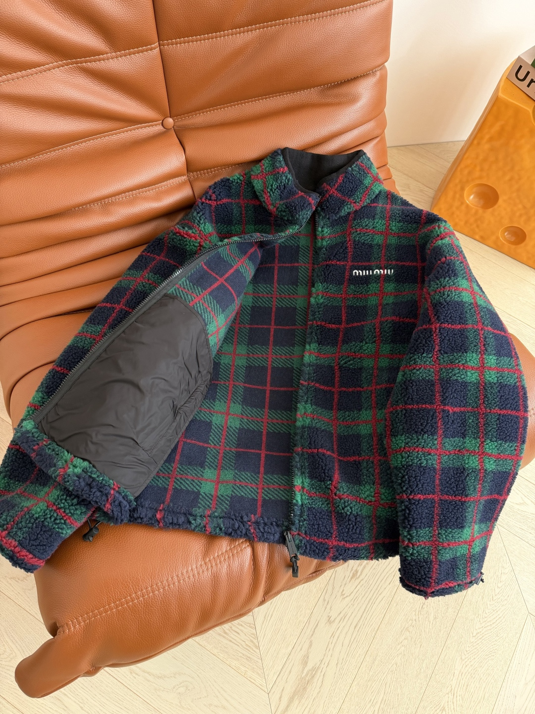 圣诞氛围感 时髦冬季 25 新款 复古格纹毛绒外套 廓形感拉链外套定制的羊毛毛绒面料 厚实又轻盈 保暖效