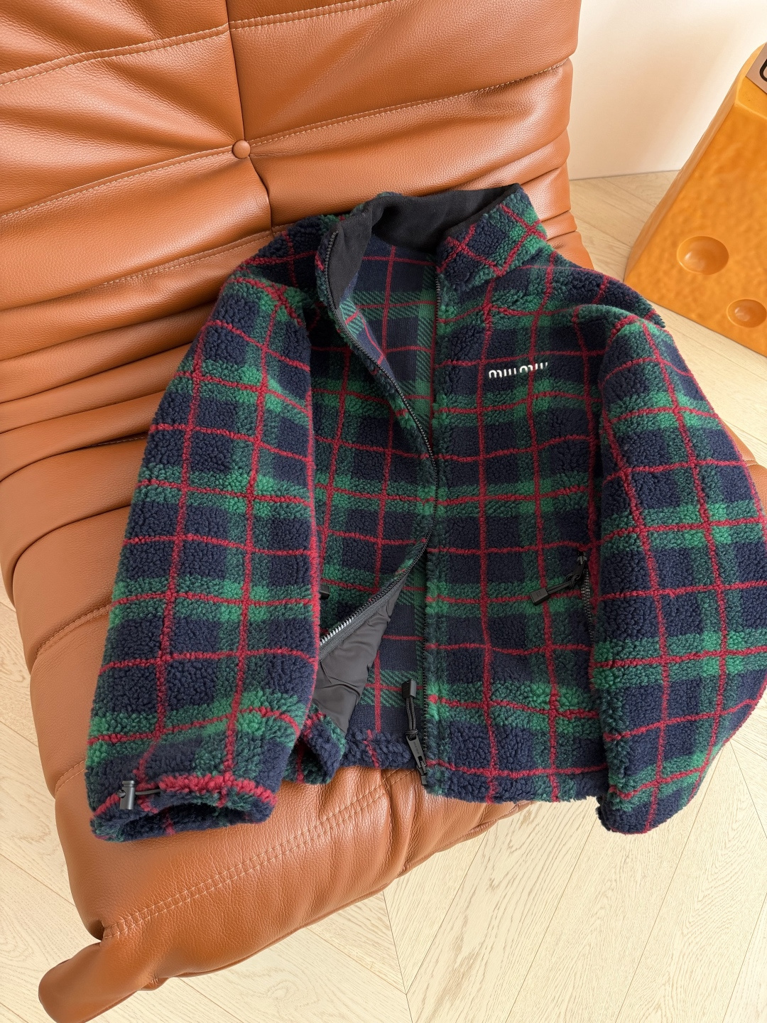圣诞氛围感 时髦冬季 25 新款 复古格纹毛绒外套 廓形感拉链外套定制的羊毛毛绒面料 厚实又轻盈 保暖效