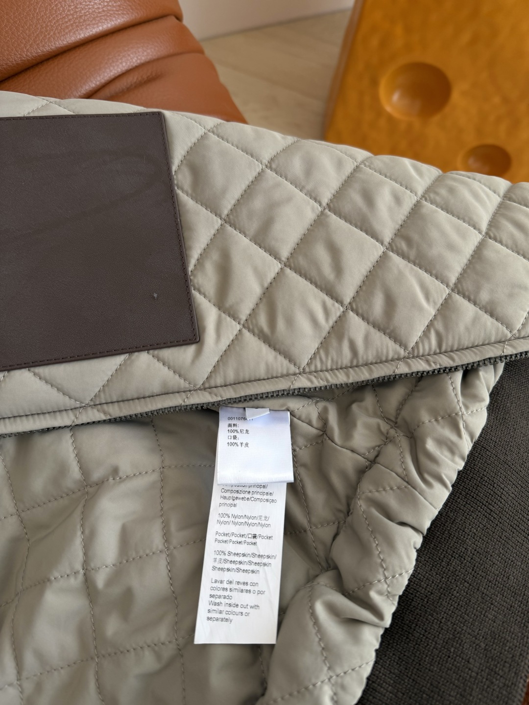 博主同款 logo皮牌装饰棉服外套 低调时髦显质感的一件棉服外套 深咖色灯芯绒领子拼接 配色很有冬天Fe