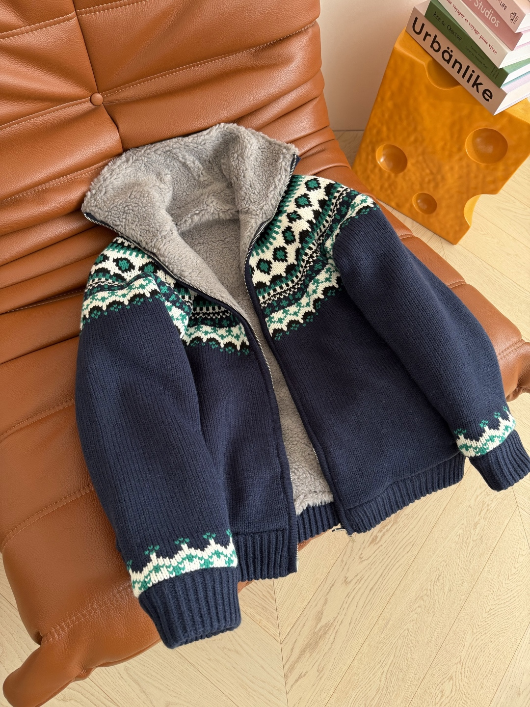 刘浩存同款 25新款 费尔岛图案开衫毛衣外套 满满的圣诞和节日氛围感 两面都可以穿 一面针织 一面毛绒 