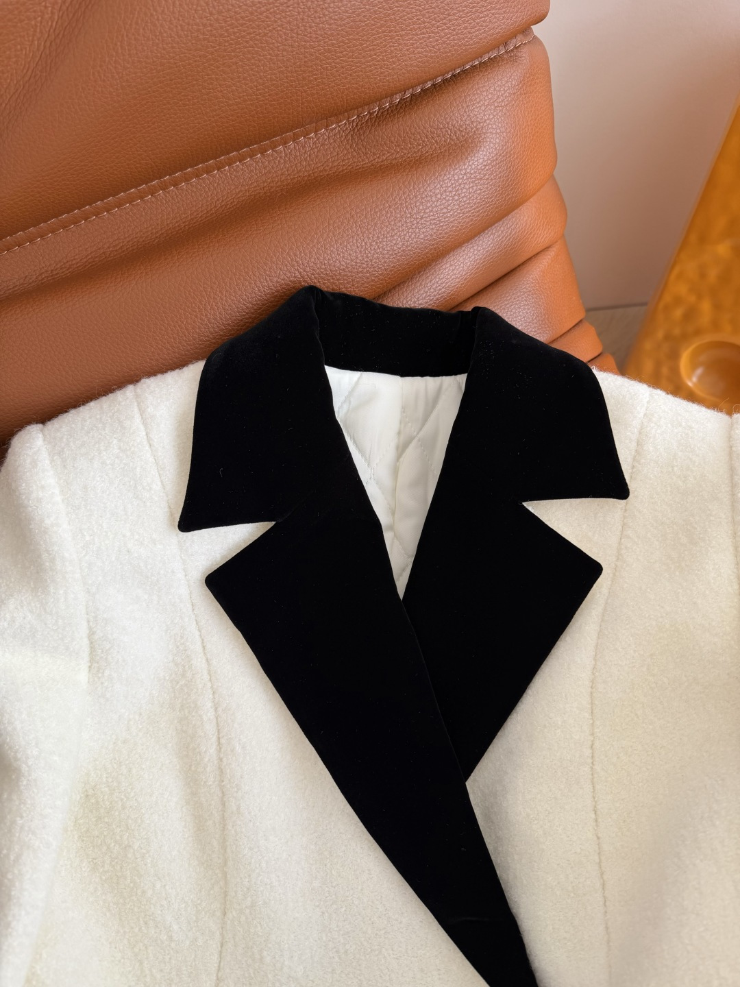 精致又高级 25 新款 丝绒领子拼接羊毛连衣裙 内里夹棉设计 保暖不臃肿 显瘦藏肉 可以当连衣裙穿或者当