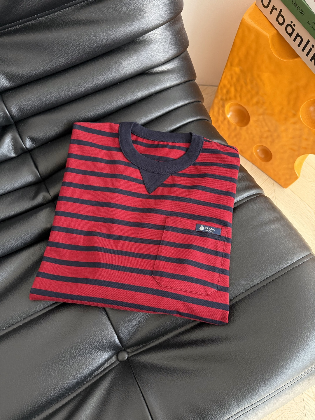 圣诞红 25新款 字母徽标装饰条纹T恤 单穿内搭 妥妥的百搭款 慵懒随意的条纹 暗红和藏蓝色配色很好看 