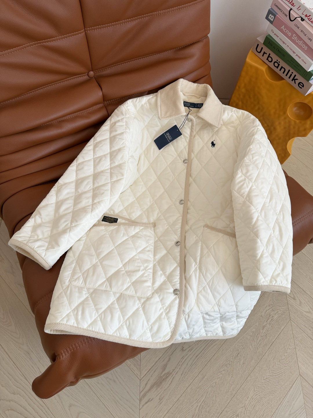 超实穿的中长款棉服 25新品 小马刺绣菱格棉服外套 复古灯芯绒领子拼接 一整个时髦又复古的气息 中长款的