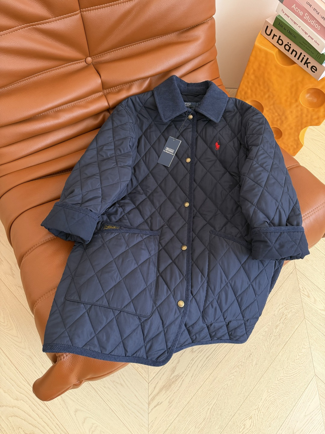 超实穿的中长款棉服 25新品 小马刺绣菱格棉服外套 复古灯芯绒领子拼接 一整个时髦又复古的气息 中长款的