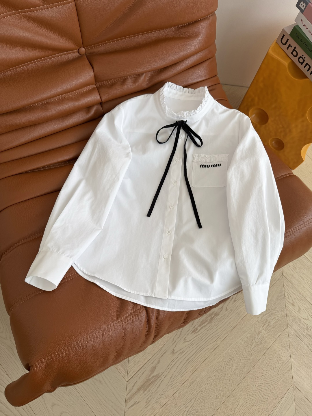 26早春新款 精致感丝绒系带蝴蝶结衬衫 自带法式复古感 一股中世纪的优雅气息 叠穿小外套超好看 拼接木耳