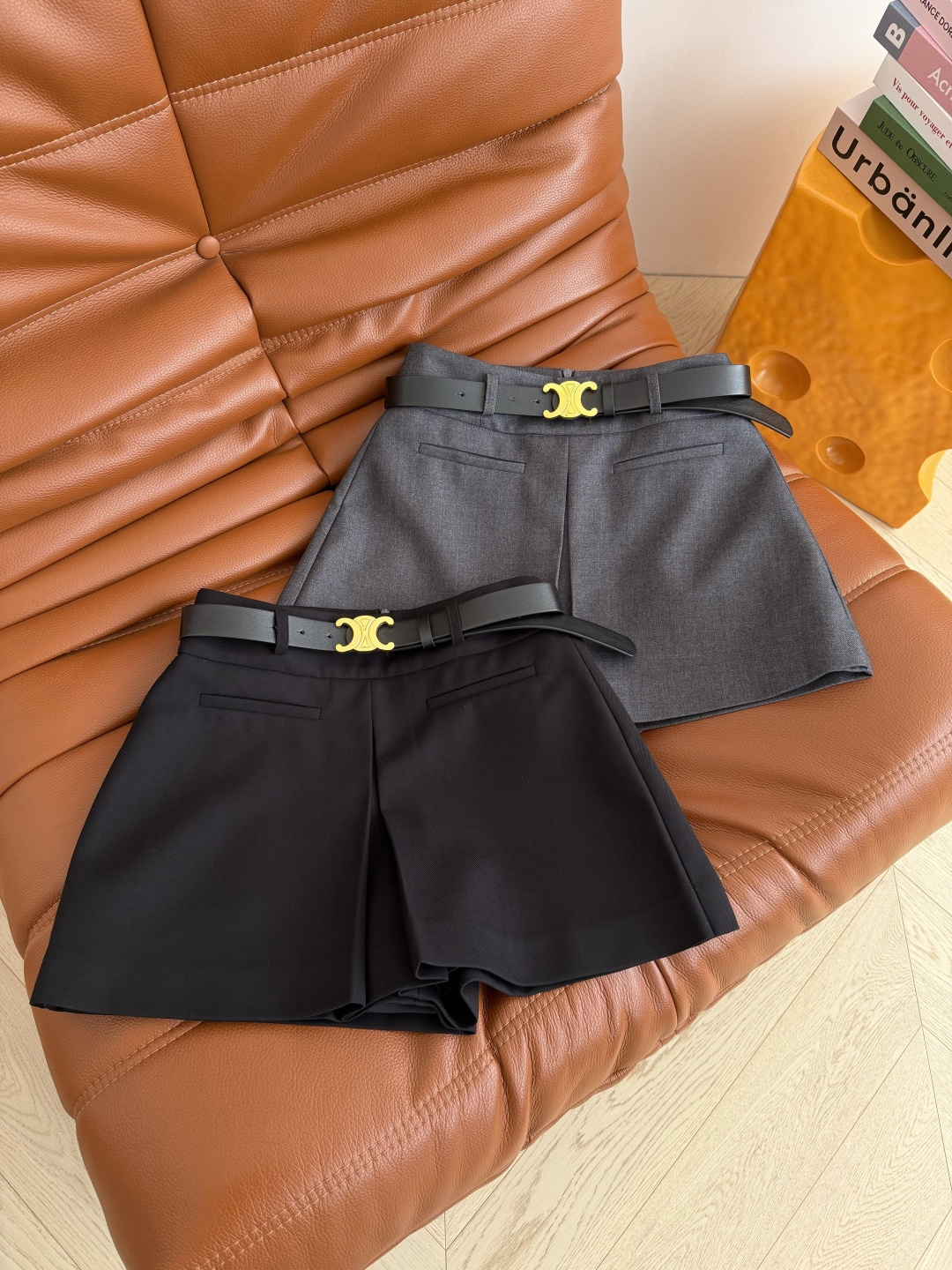 26早春新款🧡🧡凯旋门腰带装饰开叉裤裙 显长腿穿搭 外面看着是半裙 实际上里面是短裤设计 上身妥妥的一米