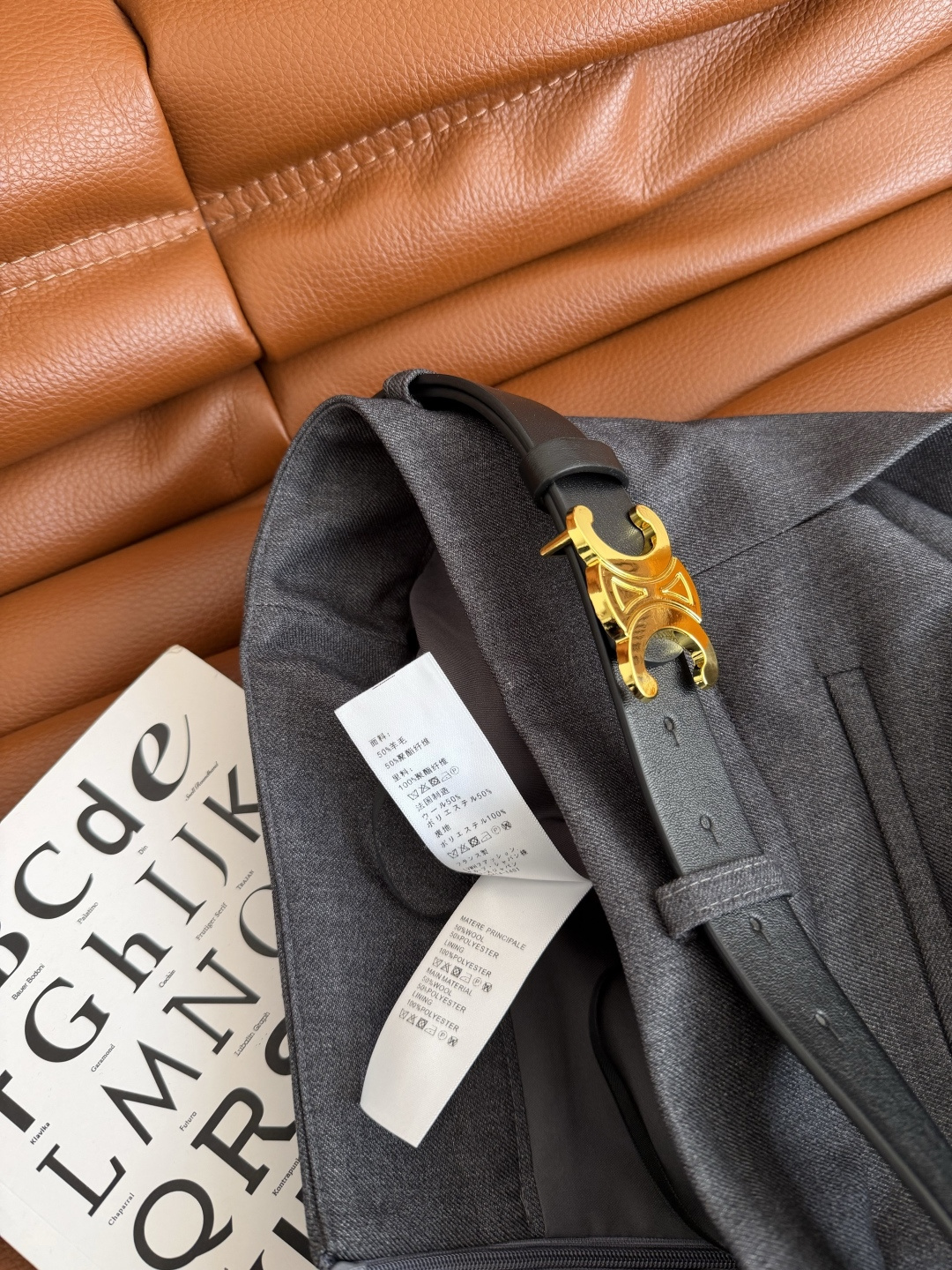 26早春新款🧡🧡凯旋门腰带装饰开叉裤裙 显长腿穿搭 外面看着是半裙 实际上里面是短裤设计 上身妥妥的一米