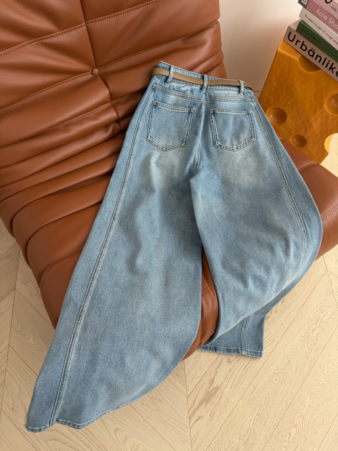 26早春新款 复古时髦阔腿牛仔裤 很有时髦Feel 又有日常好穿的感觉 不挑身型好驾驭的直筒阔腿版型牛仔