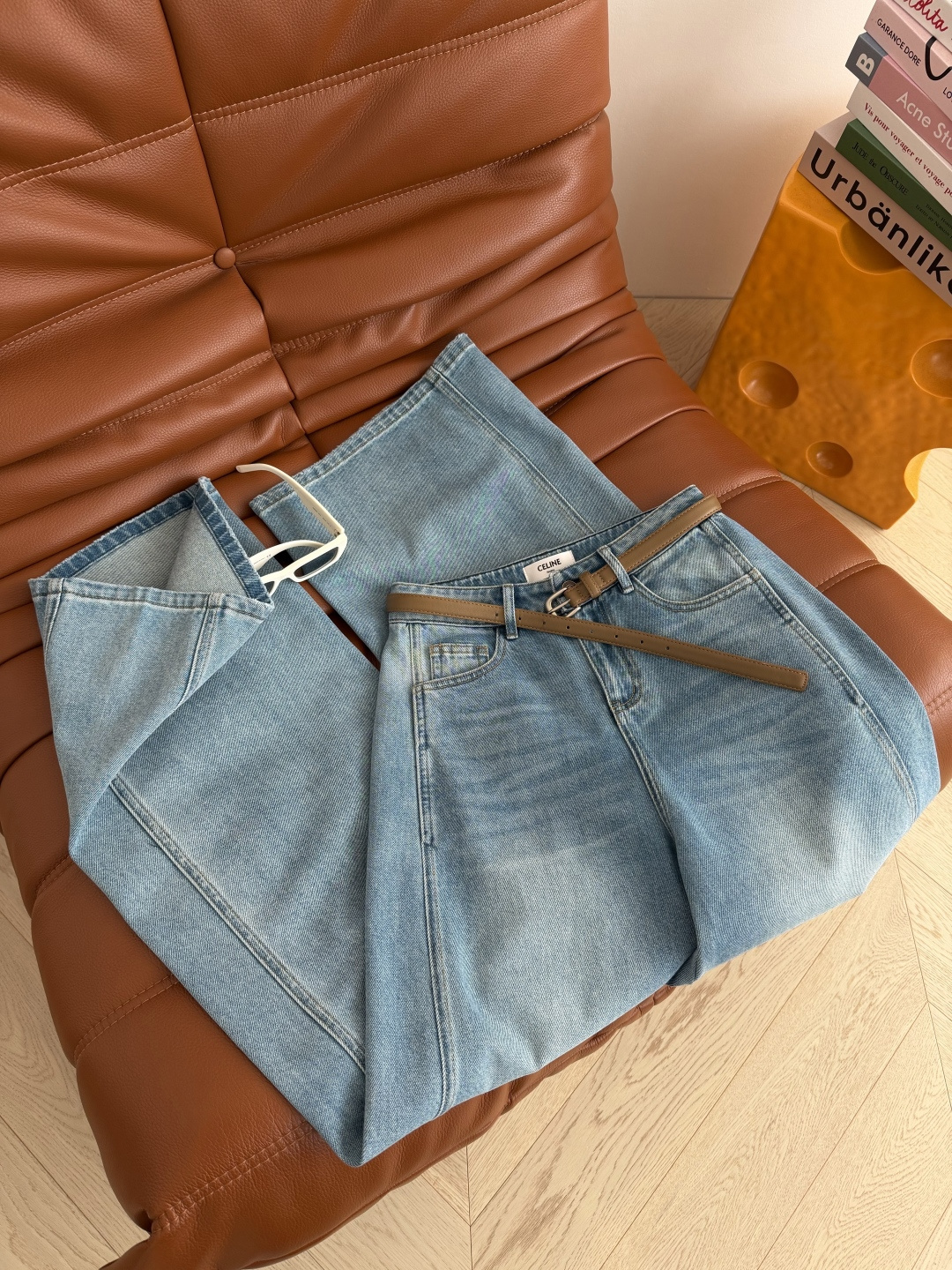 26早春新款 复古时髦阔腿牛仔裤 很有时髦Feel 又有日常好穿的感觉 不挑身型好驾驭的直筒阔腿版型牛仔