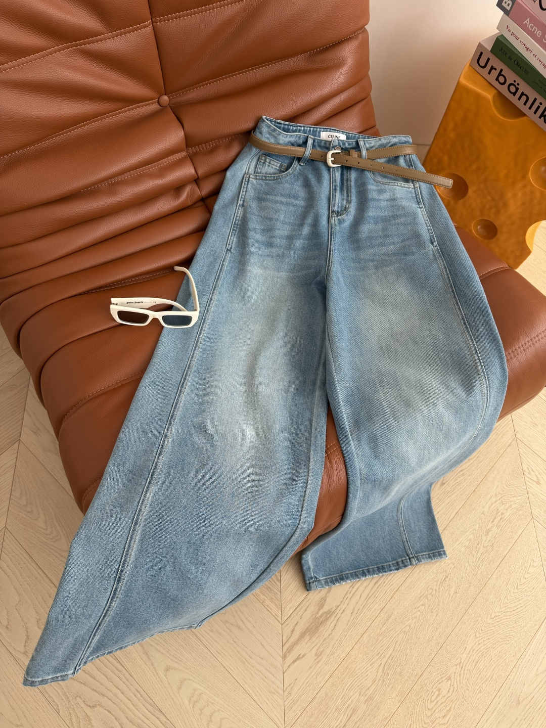 26早春新款 复古时髦阔腿牛仔裤 很有时髦Feel 又有日常好穿的感觉 不挑身型好驾驭的直筒阔腿版型牛仔