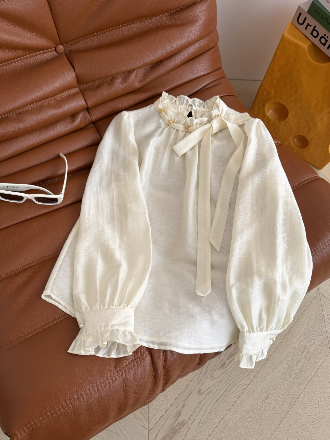 优雅气质 26新款 领口钉珠设计蝴蝶结衬衫 温柔米杏色 太提气质啦 妥妥的高光女主气质 领子侧边绑带蝴蝶