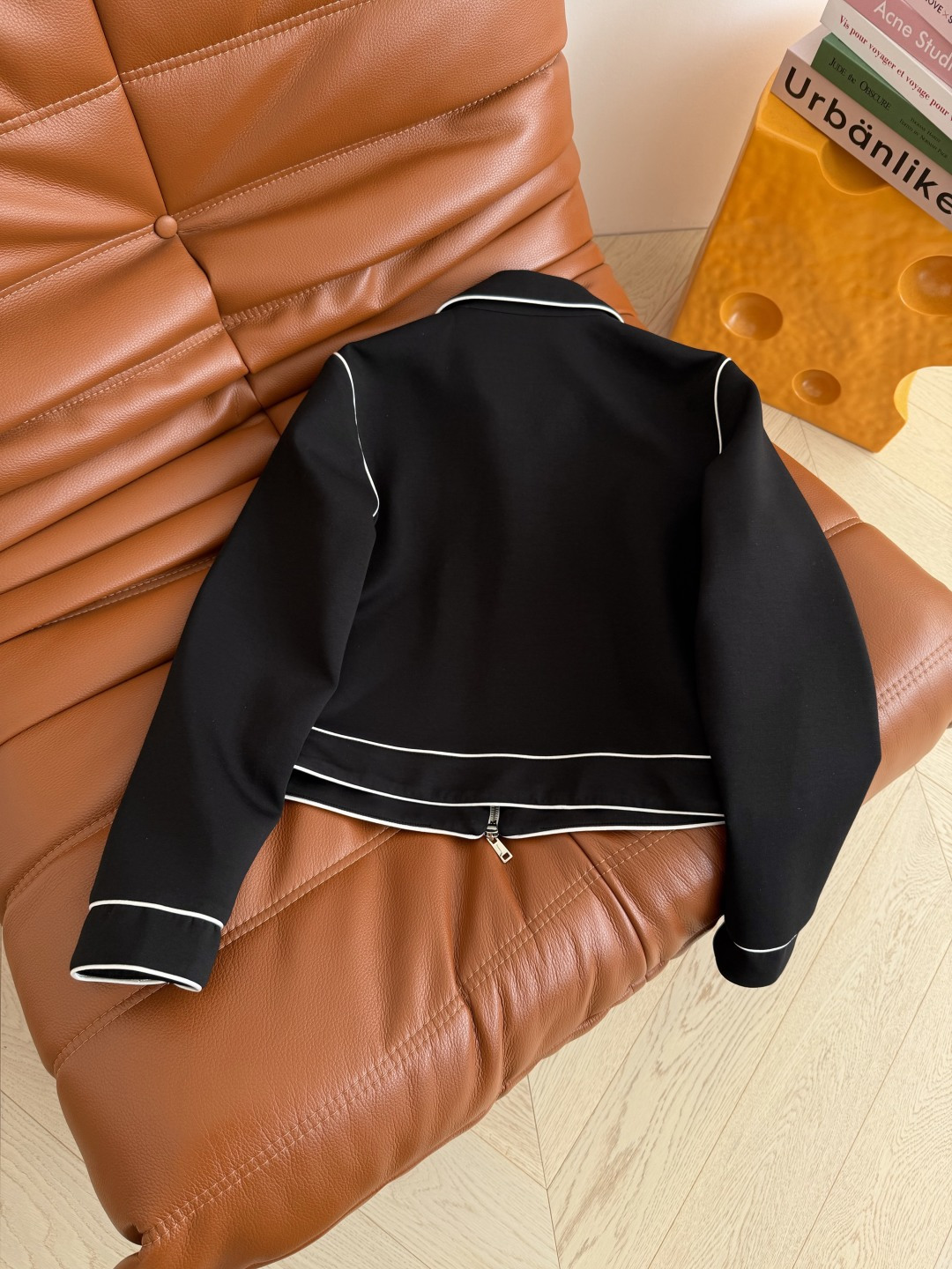 26ss新款 凯旋门刺绣logo轻薄款夹克外套 翻领设计 日常休闲帅气又干练有型的一款小开衫 实穿率超高