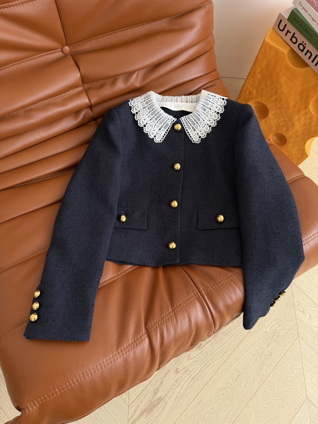 26ss新款 可拆卸钩花领子装饰套装 一套优雅Look 独家定制的面料 表面带有颗粒肌理感 藏蓝色颜色很