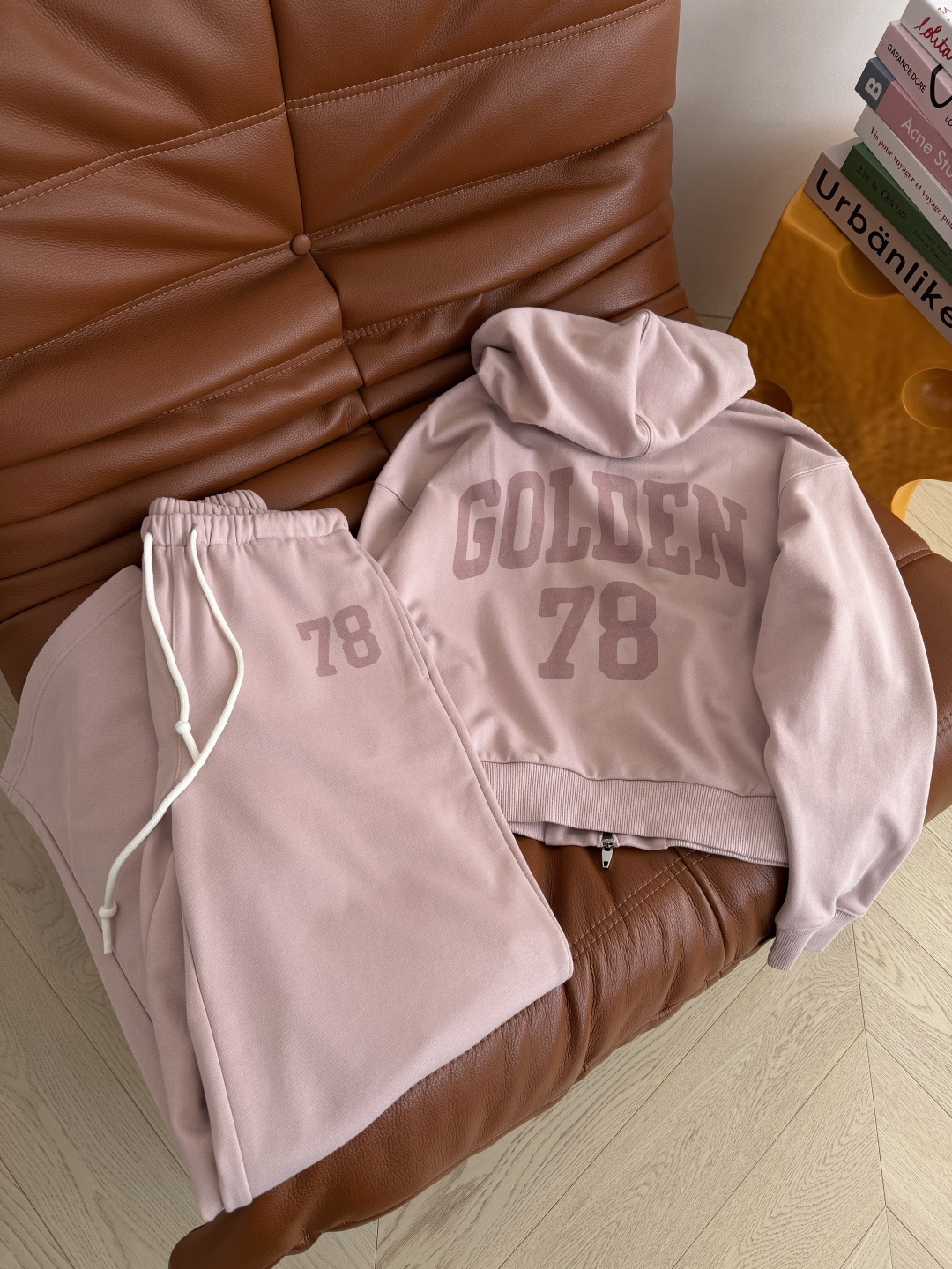 时髦休闲推荐 字母数字印花装饰套装 懒人一套时髦搭配 连帽拉链卫衣+松紧卫裤 日常出街太需要了 非常好穿