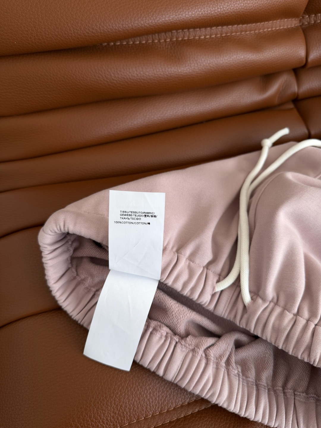 时髦休闲推荐 字母数字印花装饰套装 懒人一套时髦搭配 连帽拉链卫衣+松紧卫裤 日常出街太需要了 非常好穿