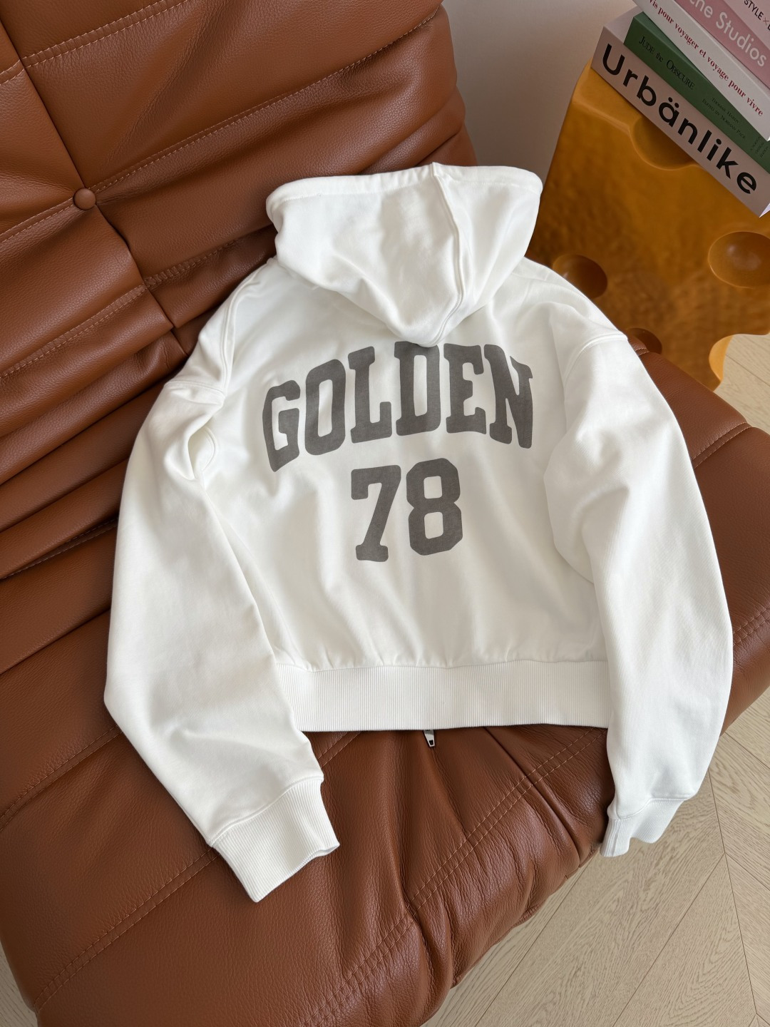 时髦休闲推荐 字母数字印花装饰套装 懒人一套时髦搭配 连帽拉链卫衣+松紧卫裤 日常出街太需要了 非常好穿