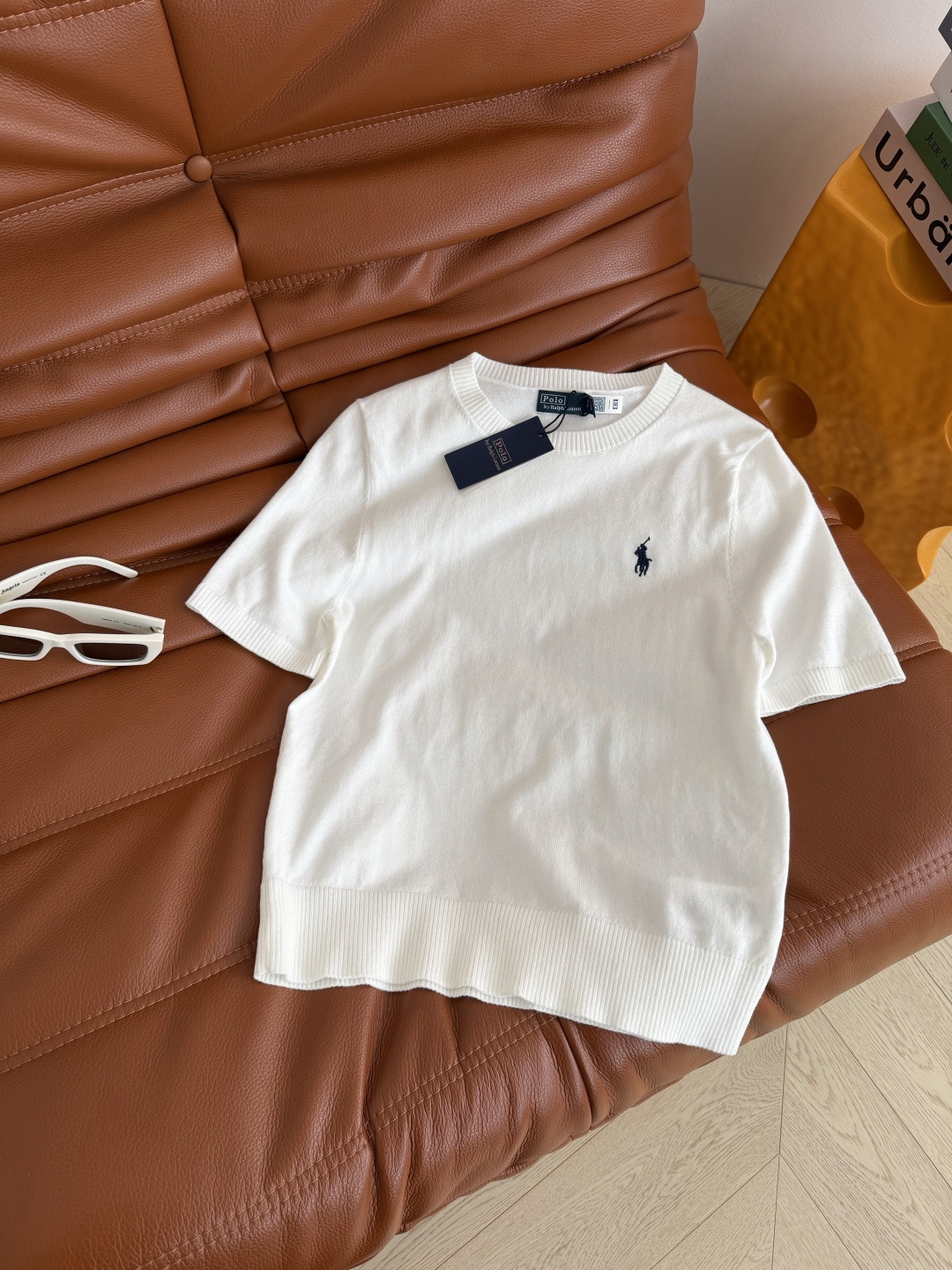 超实穿的针织衫 26新款 小马刺绣短袖针织上衣 轻薄款 一整个夏天都可以穿 舒适透气 简约好搭配 是人手