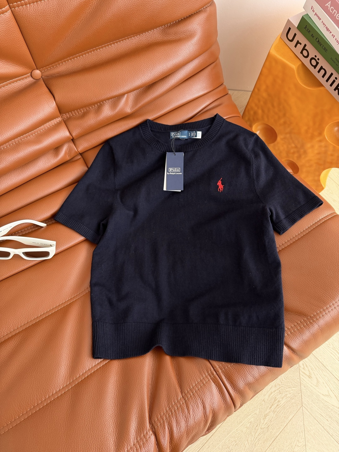 超实穿的针织衫 26新款 小马刺绣短袖针织上衣 轻薄款 一整个夏天都可以穿 舒适透气 简约好搭配 是人手