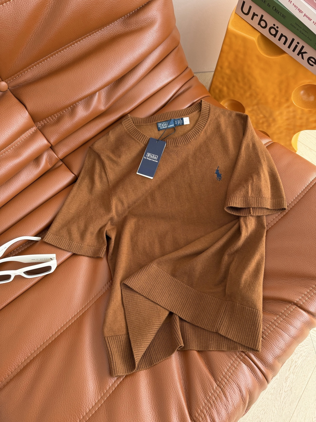 超实穿的针织衫 26新款 小马刺绣短袖针织上衣 轻薄款 一整个夏天都可以穿 舒适透气 简约好搭配 是人手