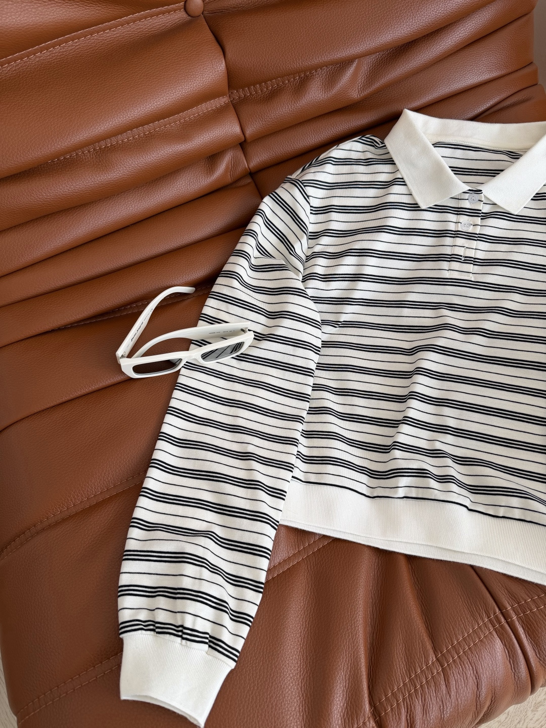 日常休闲穿搭 Polo翻领小上衣 太好穿了 条纹配色很好看 一股学院减龄风 不管什么身材都可以驾驭 休闲