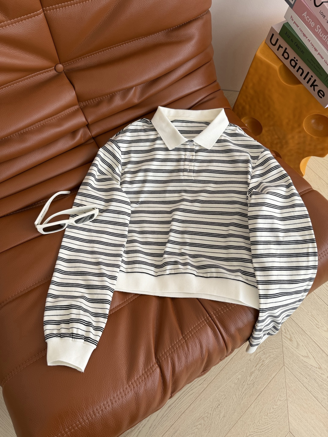 日常休闲穿搭 Polo翻领小上衣 太好穿了 条纹配色很好看 一股学院减龄风 不管什么身材都可以驾驭 休闲