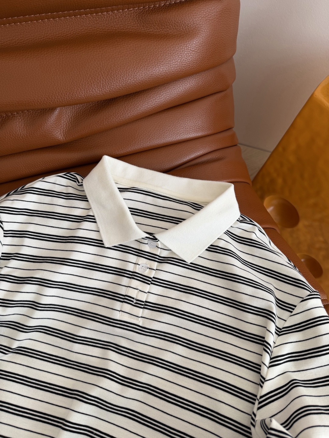 日常休闲穿搭 Polo翻领小上衣 太好穿了 条纹配色很好看 一股学院减龄风 不管什么身材都可以驾驭 休闲