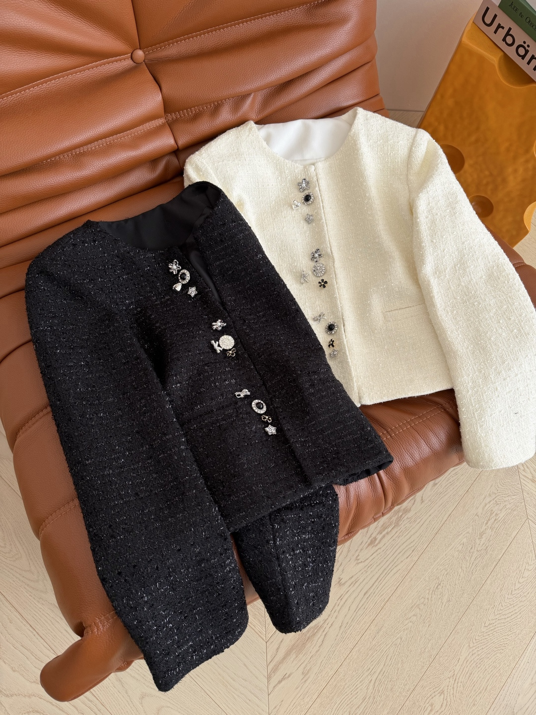 精致优雅 26新款 巴黎小香风 多样扣设计编制小外套 一股优雅小香风 很高级 既有穿搭精致感又有层次美学