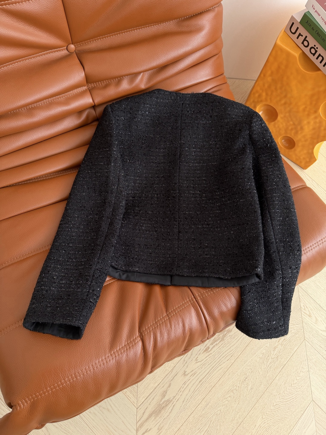 精致优雅 26新款 巴黎小香风 多样扣设计编制小外套 一股优雅小香风 很高级 既有穿搭精致感又有层次美学