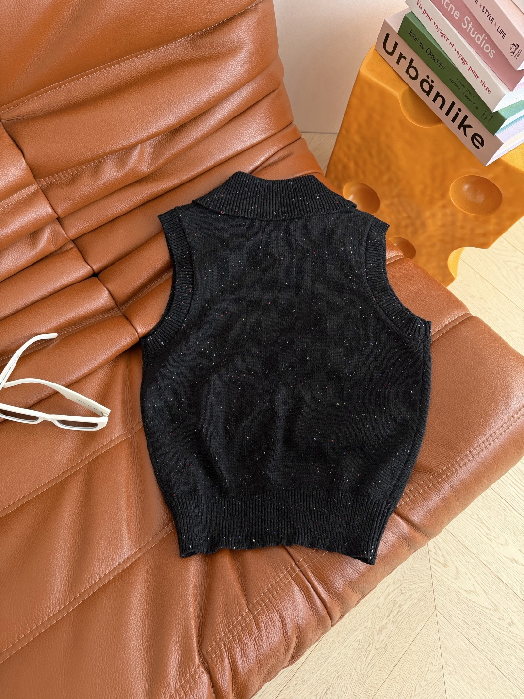 极简单品 26新款 水钻蝴蝶结装饰针织上衣 不管是单穿或者内搭叠穿都很出色的一件 极简百搭 很特别 日常