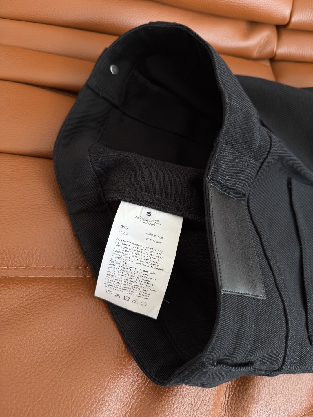 百搭系列 26ss 黑色皮牌装饰牛仔裤裙 超级好穿 是夏季不可缺少的单品 显腿长的神器 不管怎么搭配都不